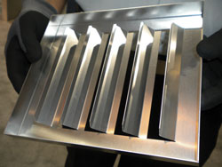 钣金加工企业如何通过引进自动化折弯成型设备降低生产成本，提高产品质量？-中山米兰官方端网站登录入口-米兰online(中国)-米兰官方端网站登录入口-米兰online(中国)