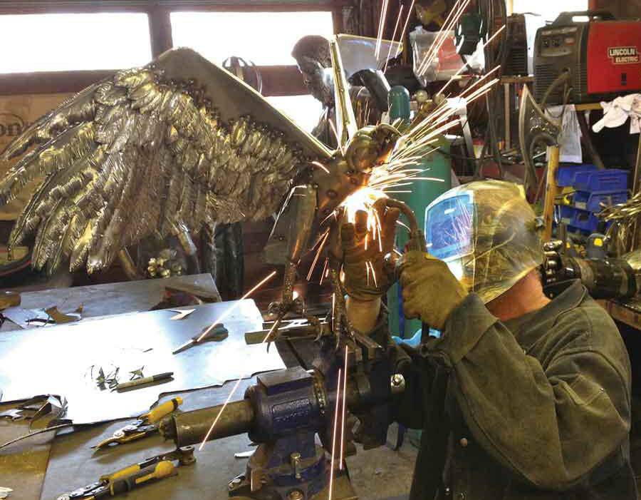 全球钣金新闻-金属制造狂：焊工制作动物的金属钣金-米兰官方端网站登录入口-米兰online(中国)